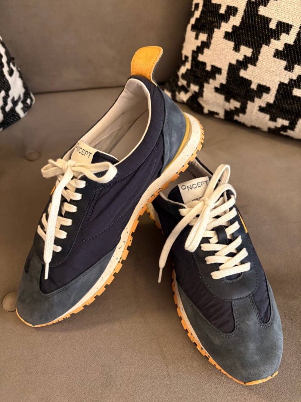 ONCEPT NYC Tokyo Retro Sneaker Navy Blue Suede Nylon Women Size 7 US